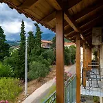 Ifigenia's Lägenhetshotell 4*