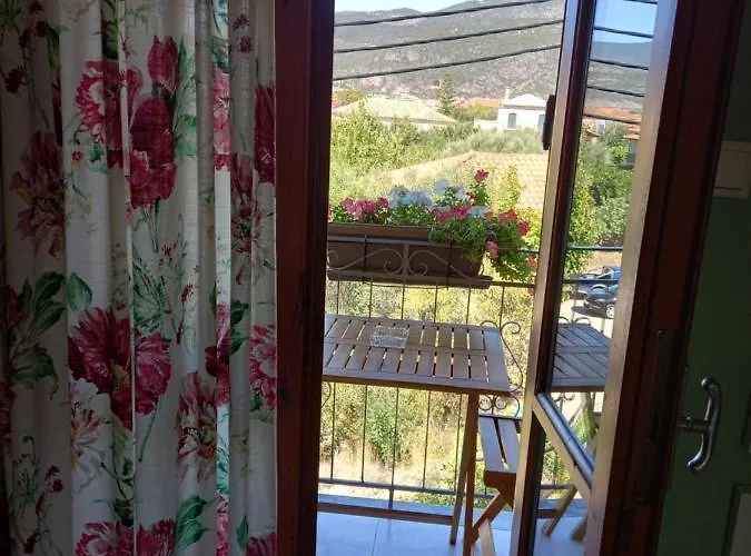 Ifigenia's 4* 카르다밀리